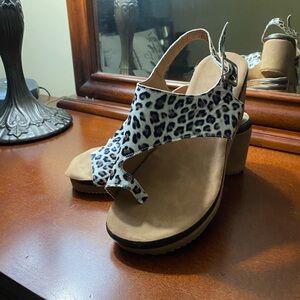 Size 8 slide on soft sandals